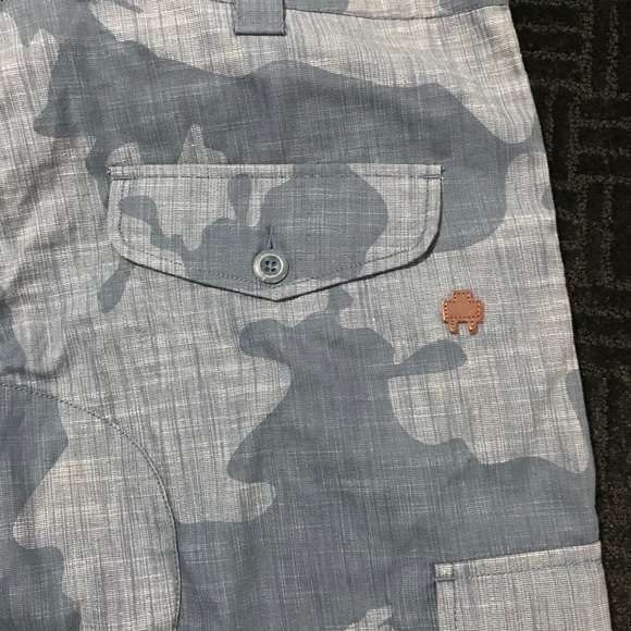 MARSHALL ARTIST CAMOUFLAGE CARGO SHORTS - Picture 3 of 6